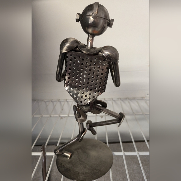 Nuts & Bolts Metal Football Player Figurine BNWT - Picture 4 of 6